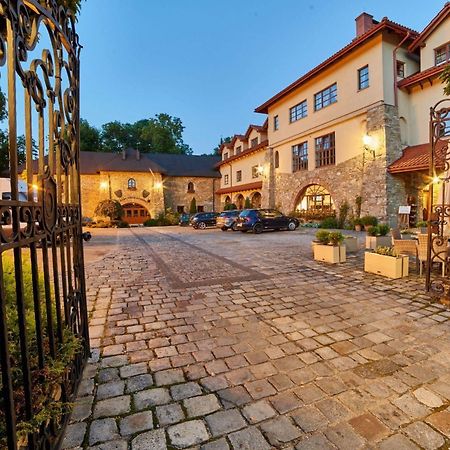 Hotel Folwark Stara Winiarnia à Mszana Dolna Extérieur photo