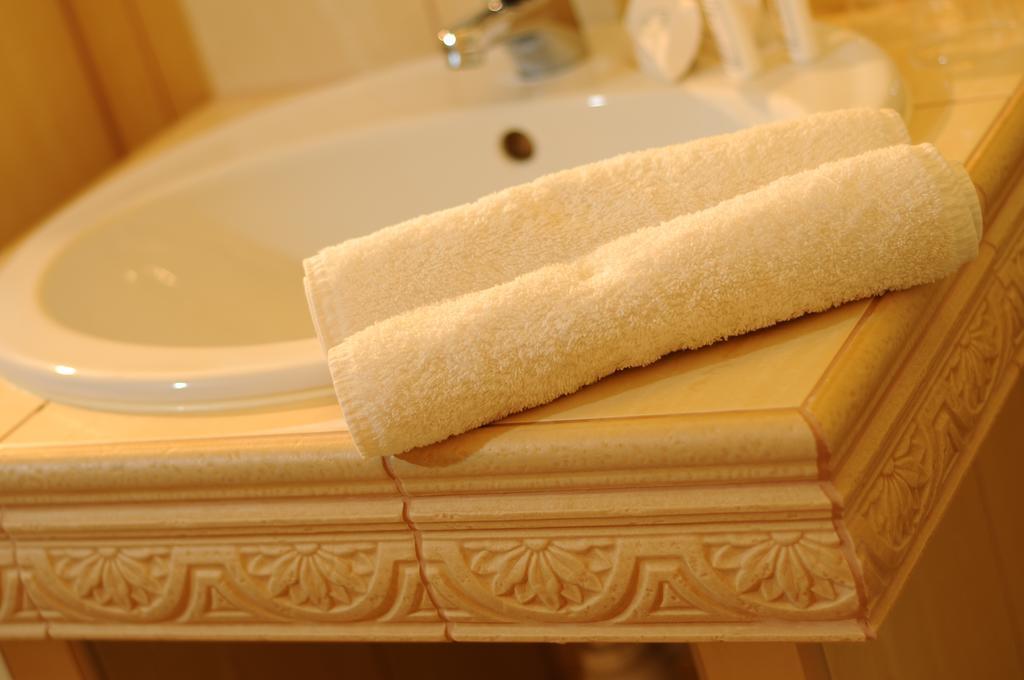 Hotel Folwark Stara Winiarnia à Mszana Dolna Chambre photo