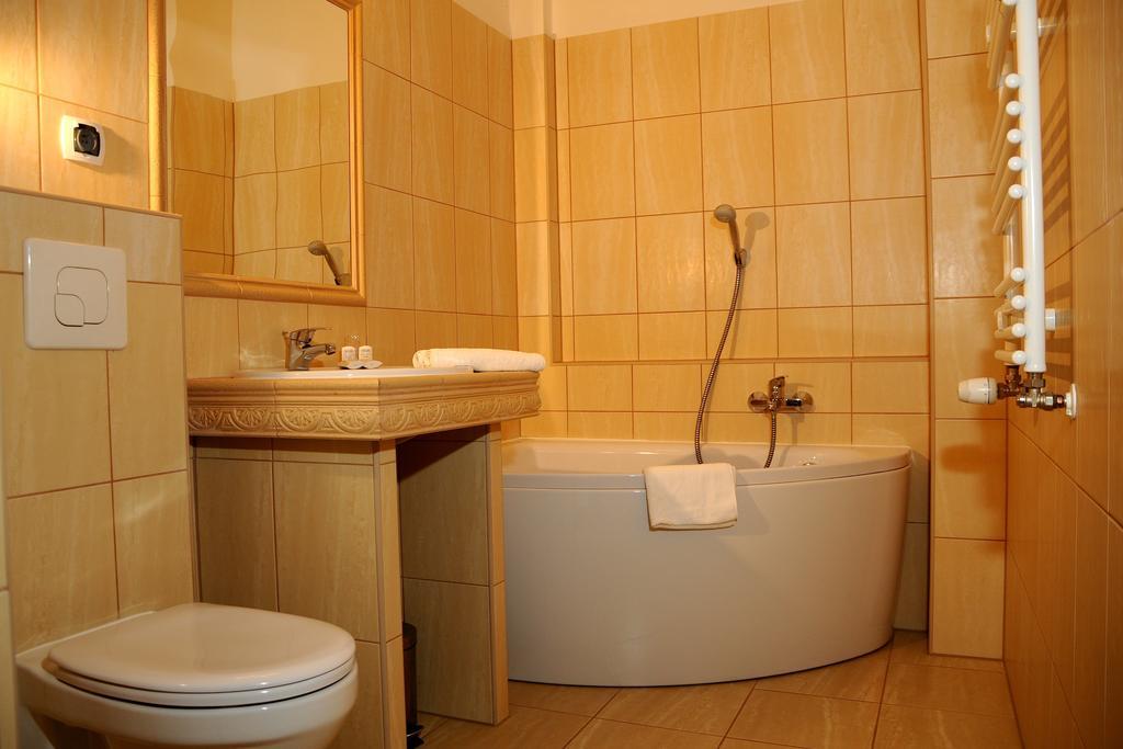 Hotel Folwark Stara Winiarnia à Mszana Dolna Chambre photo