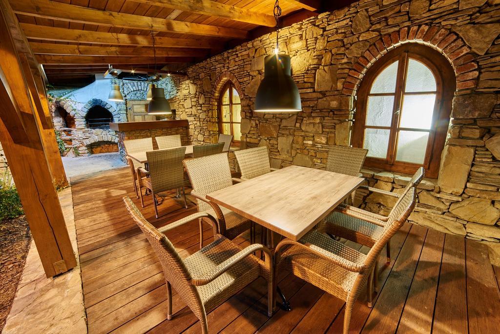 Hotel Folwark Stara Winiarnia à Mszana Dolna Extérieur photo